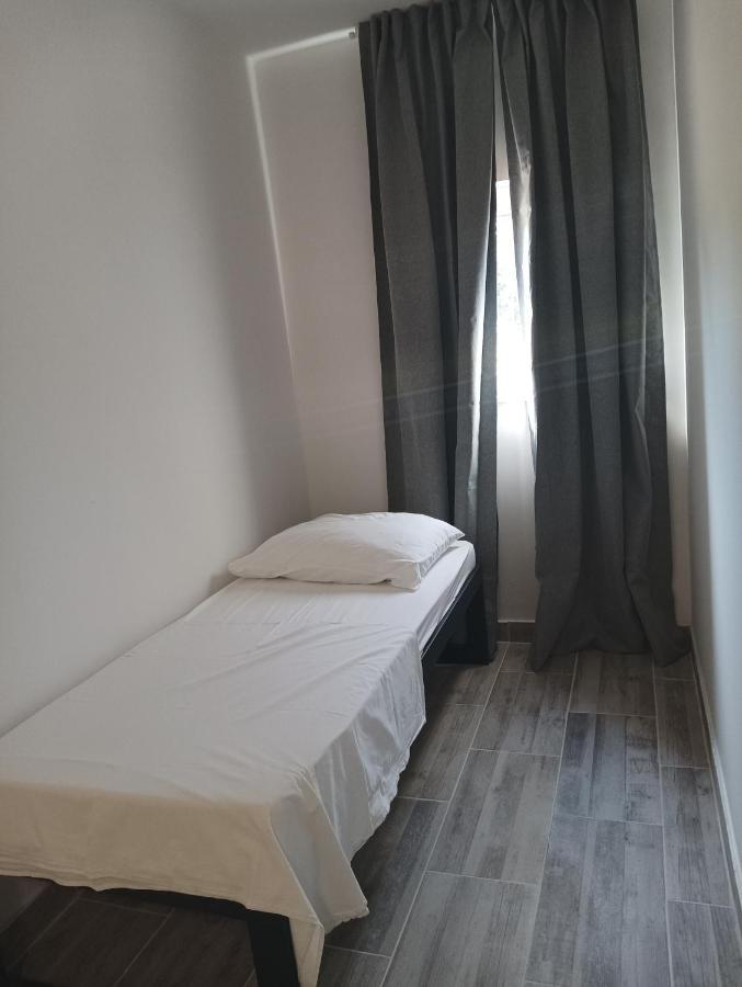Val Apartmani, Stara Novalja Kültér fotó