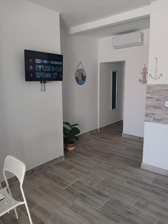 Val Apartmani, Stara Novalja Kültér fotó