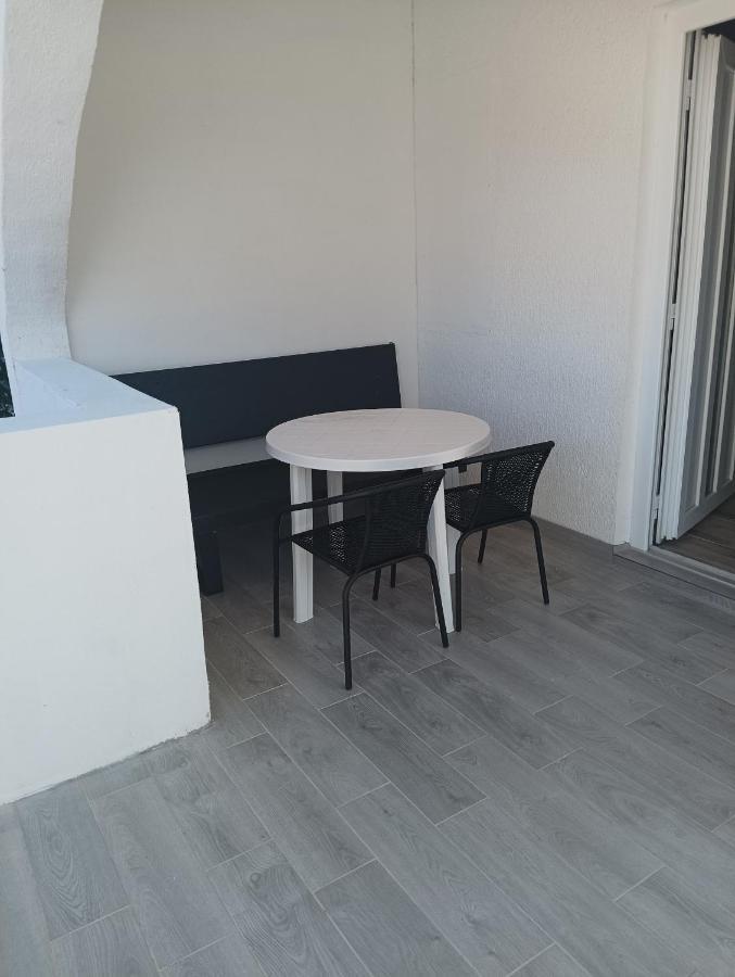 Val Apartmani, Stara Novalja Kültér fotó