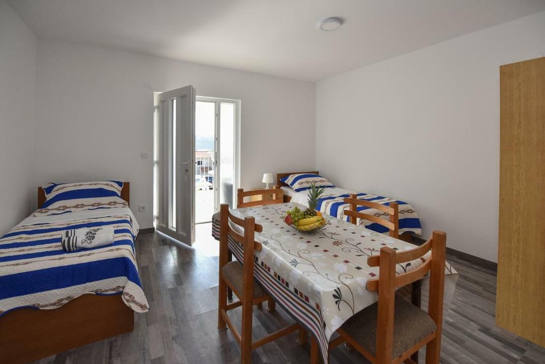 Val Apartmani, Stara Novalja Kültér fotó