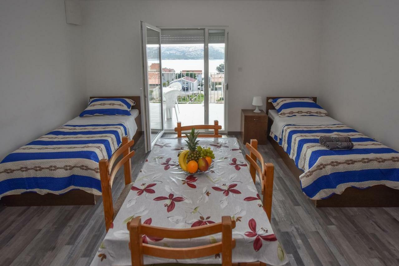 Val Apartmani, Stara Novalja Kültér fotó
