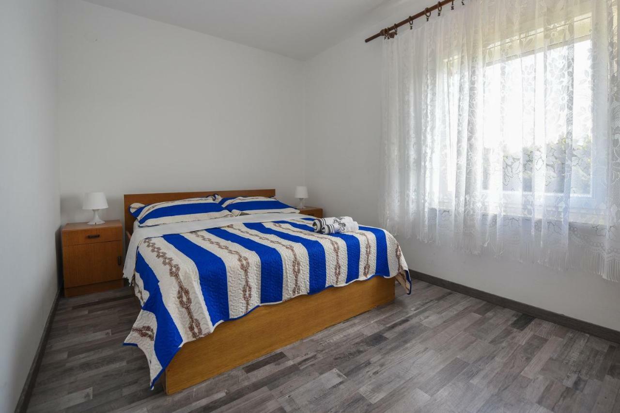 Val Apartmani, Stara Novalja Kültér fotó