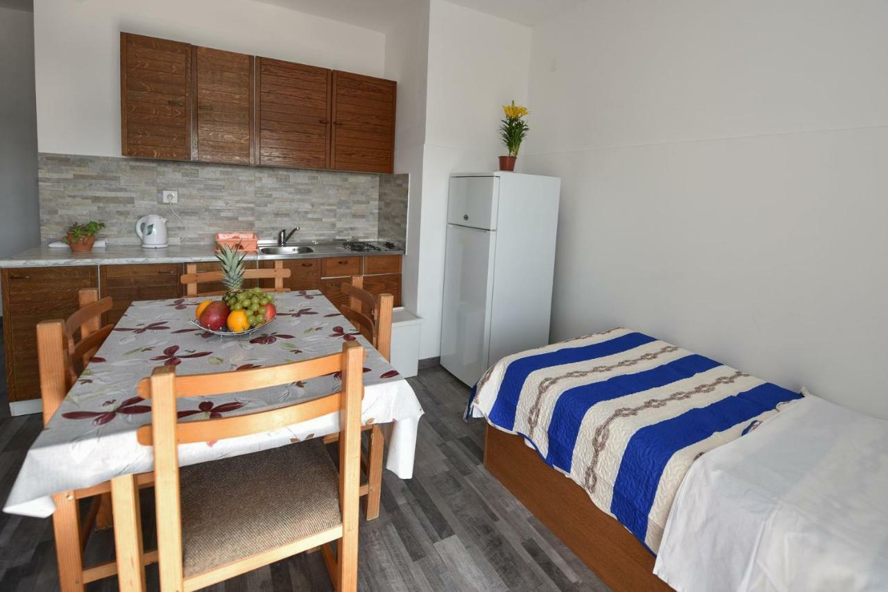 Val Apartmani, Stara Novalja Kültér fotó